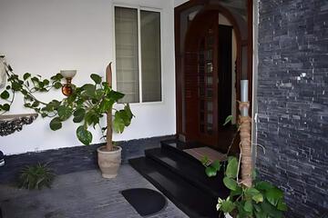 Photo 33