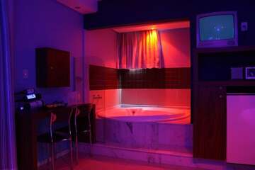 Jetted tub