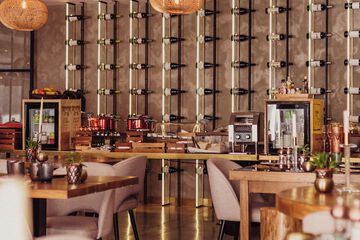 Breakfast area