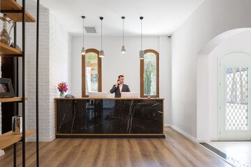 Check-in/check-out kiosk