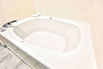 Jetted tub