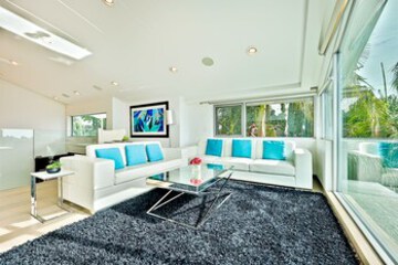 Executive Lounge