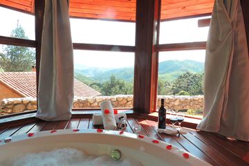Jetted tub