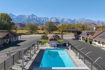 Best Western Plus Frontier Motel