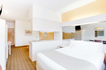 Room 14 of 18