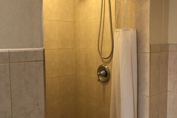 Room 19 of 33