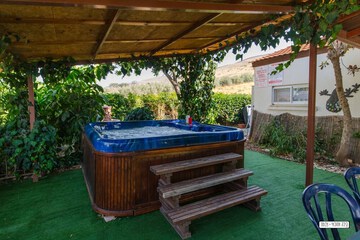 Private spa tub