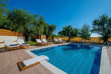 Private pool