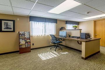 Business Center 26 of 27