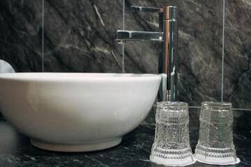 Bathroom sink