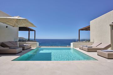Private pool
