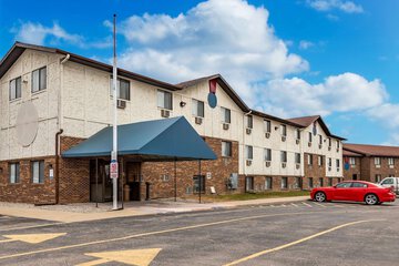 Econo Lodge Inn and Suites