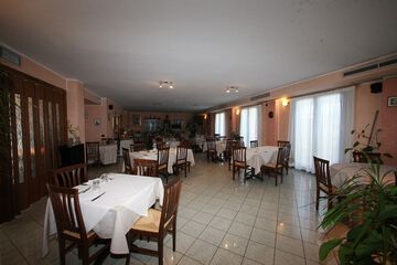 Food court
