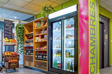 Snack bar