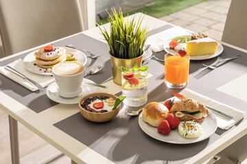 Breakfast meal