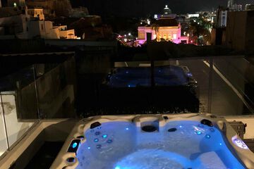 Rooftop pool