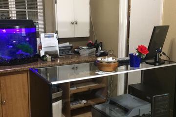 Check-in/check-out kiosk