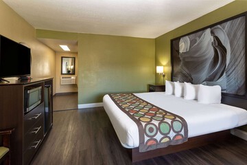 Room 16 of 30