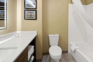 Room 14 of 33