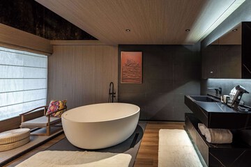 Deep soaking bathtub