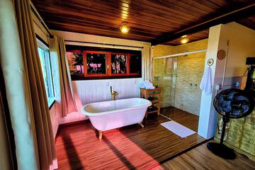 Private spa tub