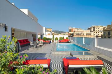 Rooftop pool