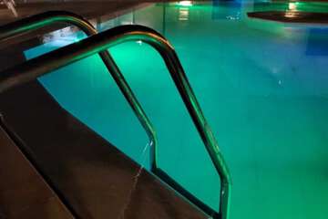 Infinity pool