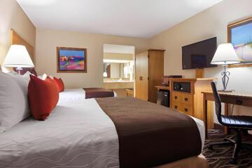 Best Western Plus Saddleback Inn & Conference Center
