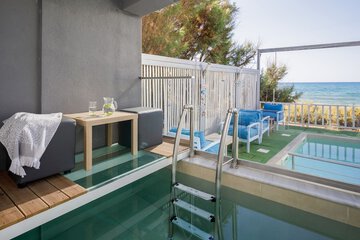 Private pool