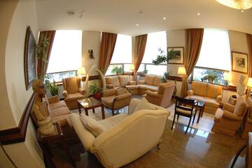 Lobby lounge