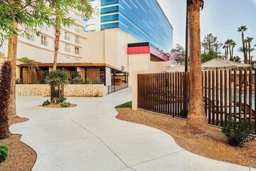 Hotel Exterior 187 of 201