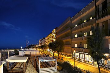 Front of property - evening/night