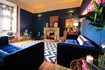 Hotel Lounge