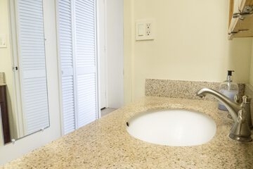 Bathroom sink