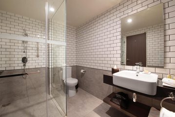 Bathroom shower