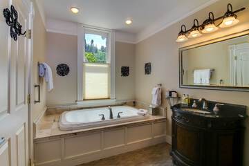 Jetted tub