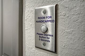 Room 35 of 61
