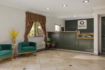 Check-in/check-out kiosk