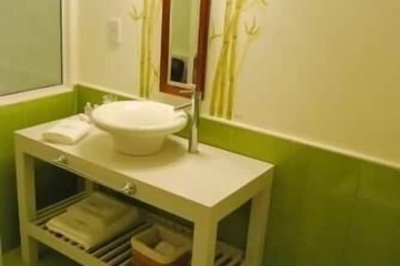 Bathroom sink