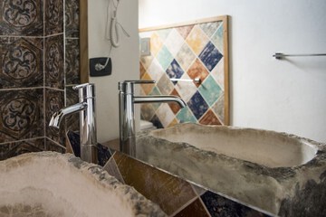 Bathroom sink