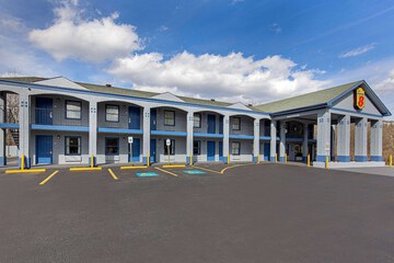 Super 8 by Wyndham Nashville West