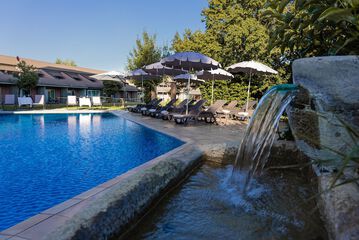 Pool waterfall