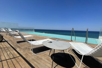 Infinity pool