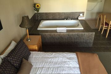 Jetted tub