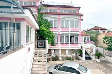 Photo 50