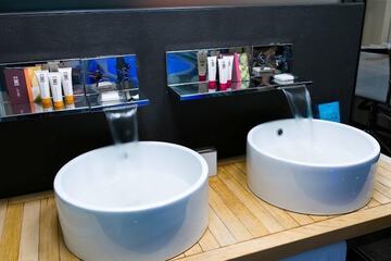Bathroom sink