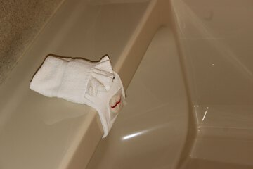 Deep soaking bathtub