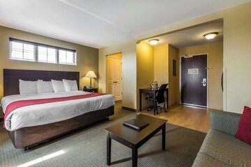Room 32 of 71