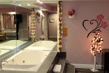 Private spa tub