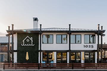 Lakehouse Hotel & Resort